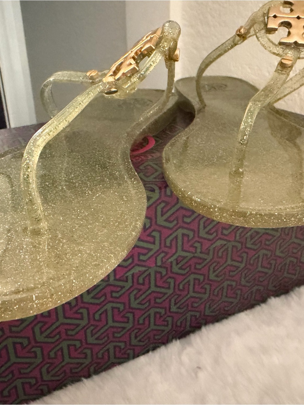 Tory Burch Mini MillerJelly Thong Sandals in Metallic Green Multi/Gold Size 9 - Picture 6 of 6